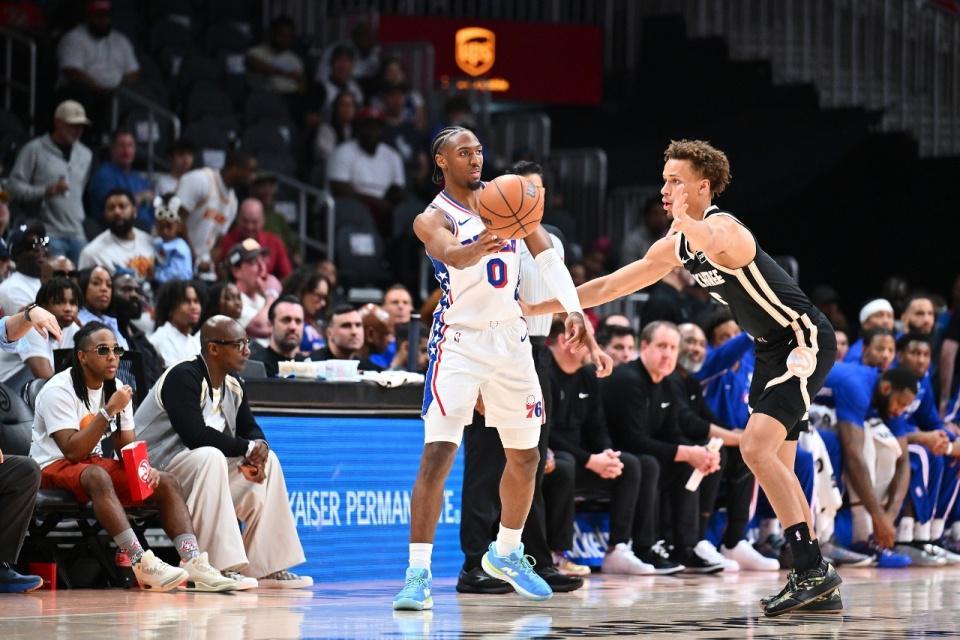 开云体育下载-杰伦35+10+7!老鹰逆转76人豪取6连胜 马克西31分受伤